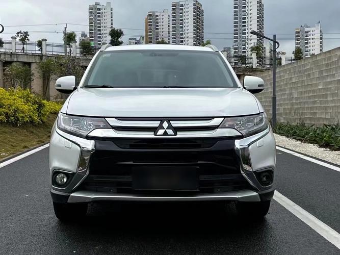 三菱汽車suv歐藍德，三菱汽車suv報價