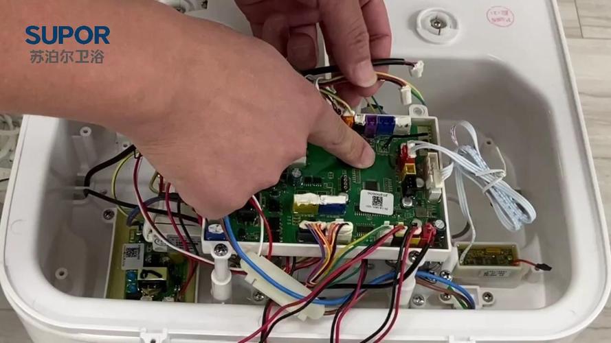 電動馬桶電路板被水泡了 電動馬桶電路板被水泡了