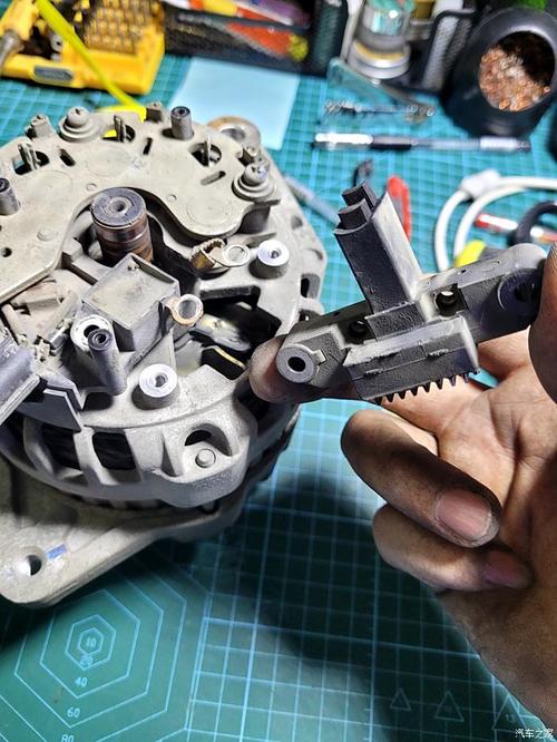 電機(jī)碳刷怎么更換，電機(jī)碳刷圖片大全