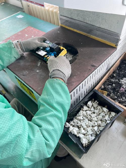 北京電路板維修：專業技術人員修復您的設備