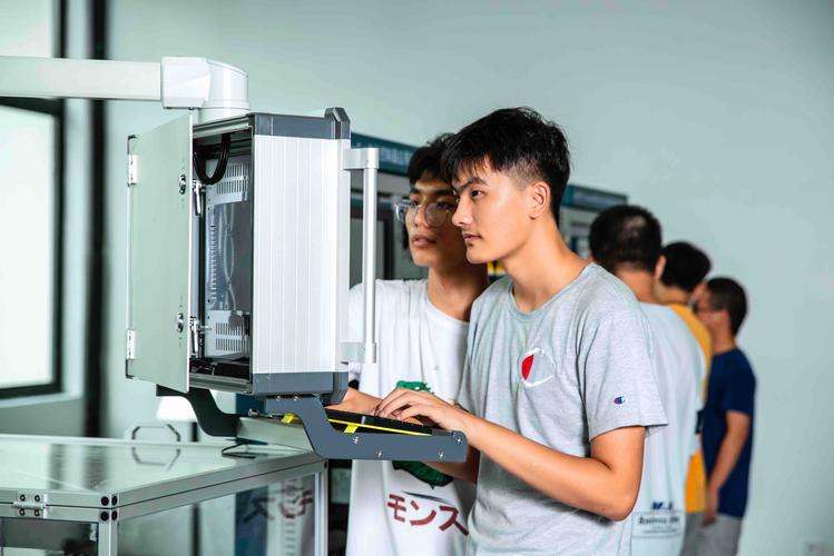 寧波瓷磚機器人維修：當智能科技遇上傳統行業