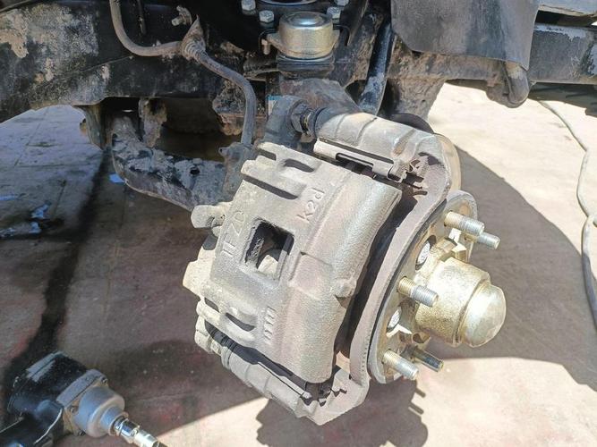 驅動軸總成，驅動軸的檢修過程有哪些